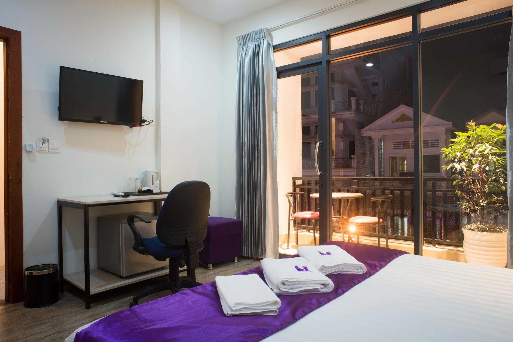 White Residence Hotel & Apartment Πνομ Πενχ Εξωτερικό φωτογραφία